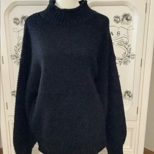 Over sized black pullover sweater